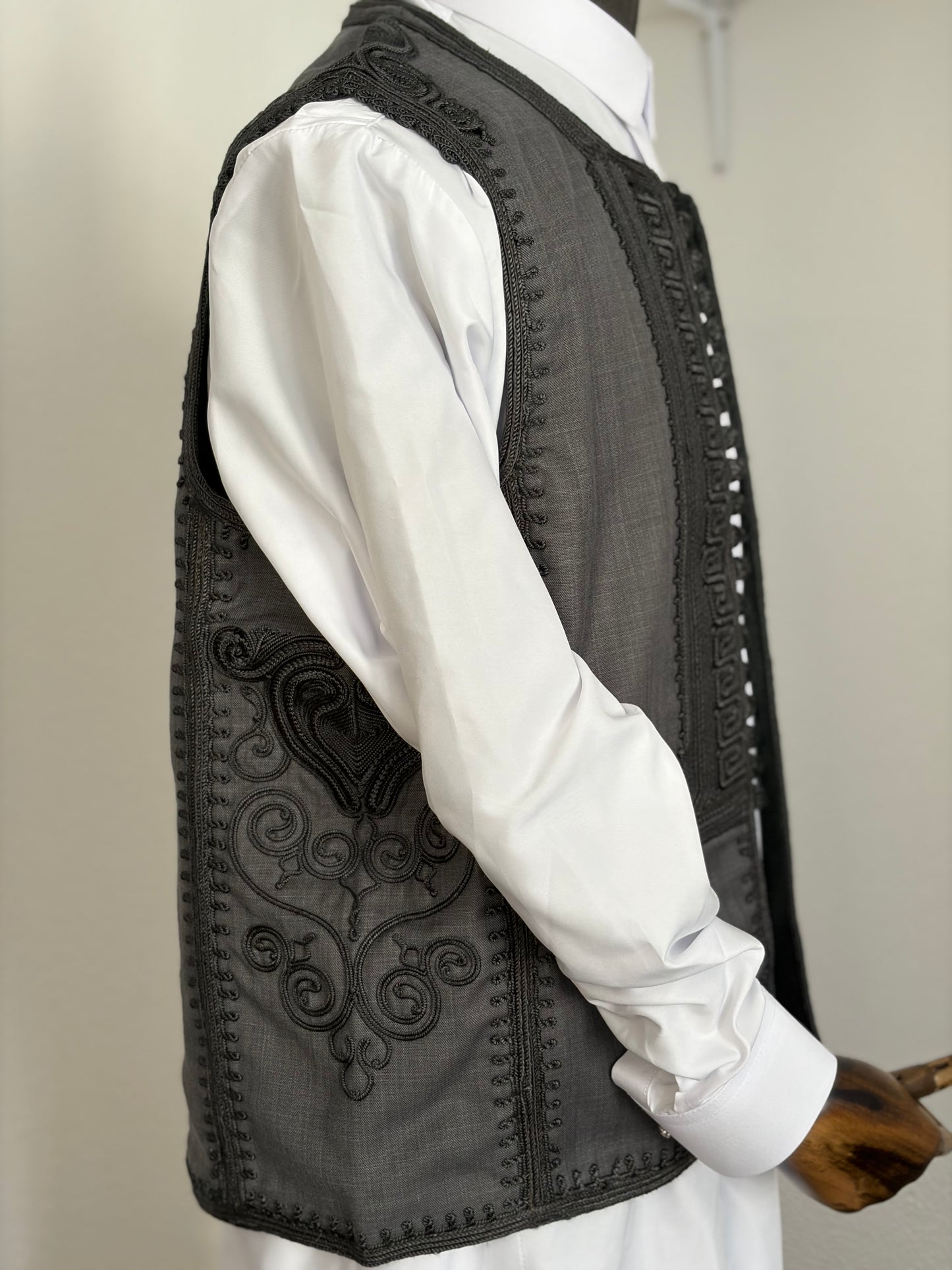 Grey Faremlla Bid’iya
