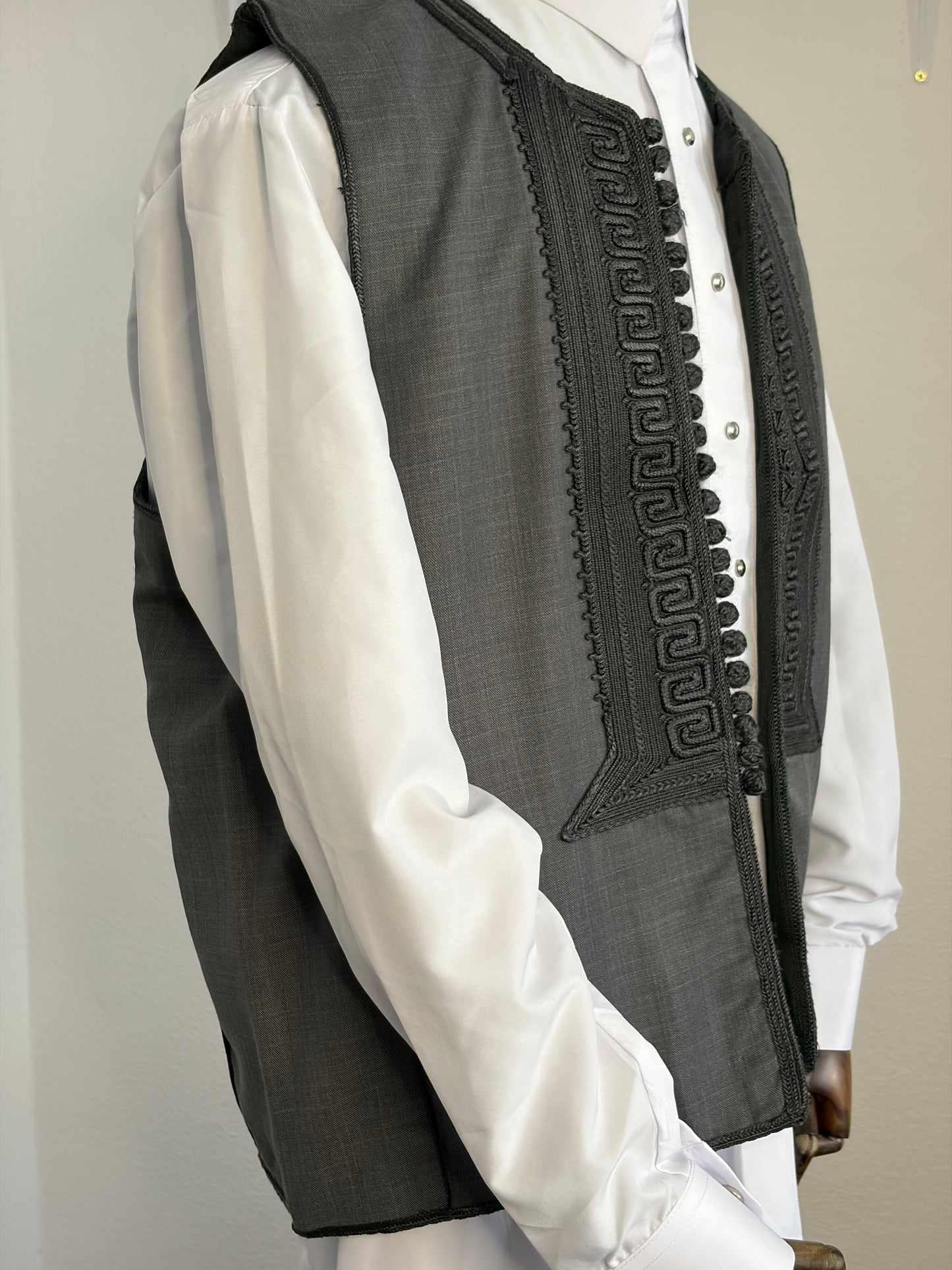 Grey Faremlla