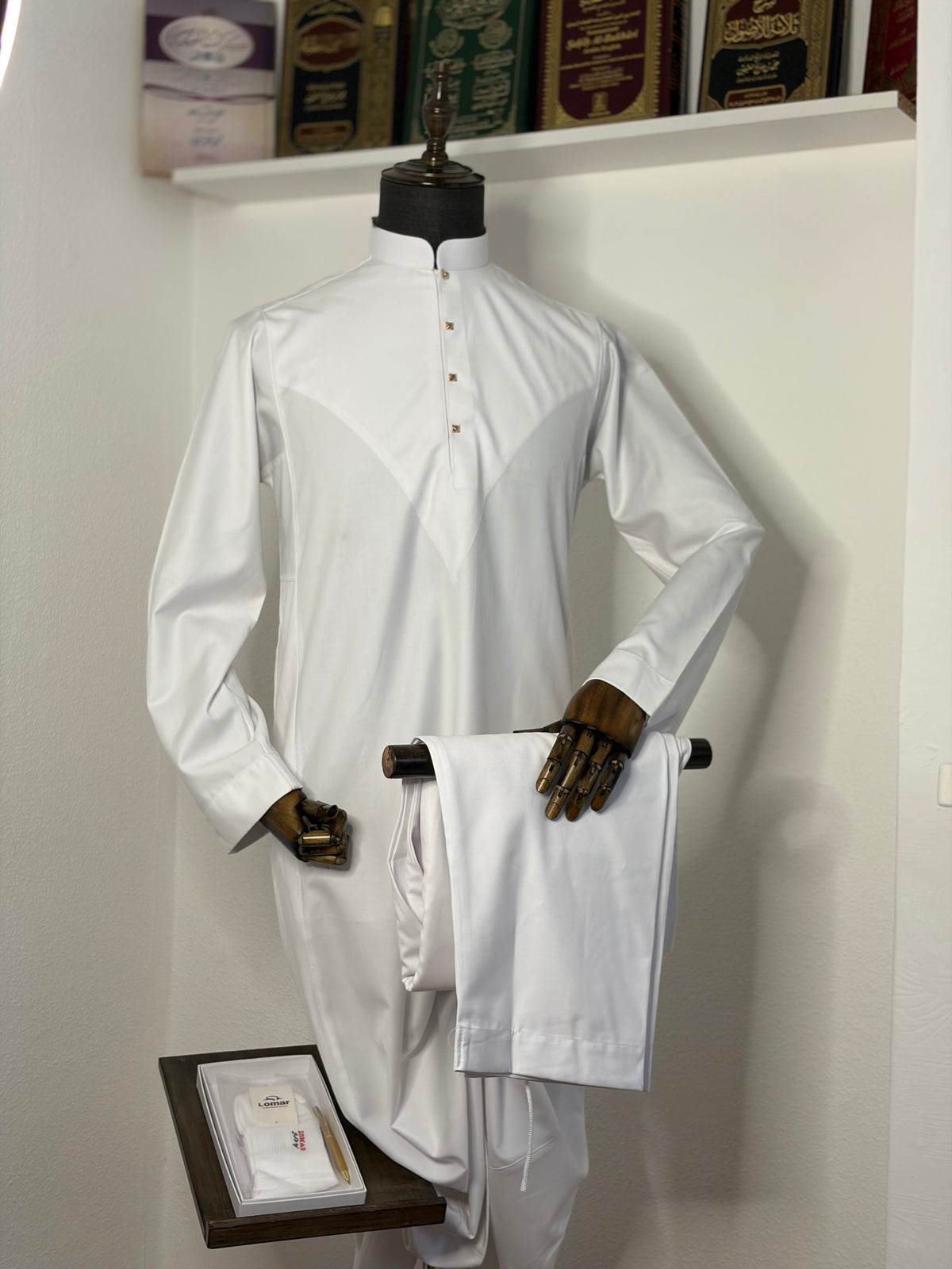 White Emirati LOMAR Thobe